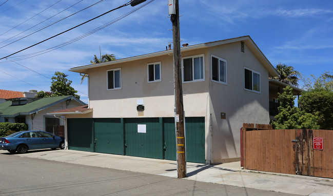 1022 S Myers St in Oceanside, CA - Building Photo - Building Photo