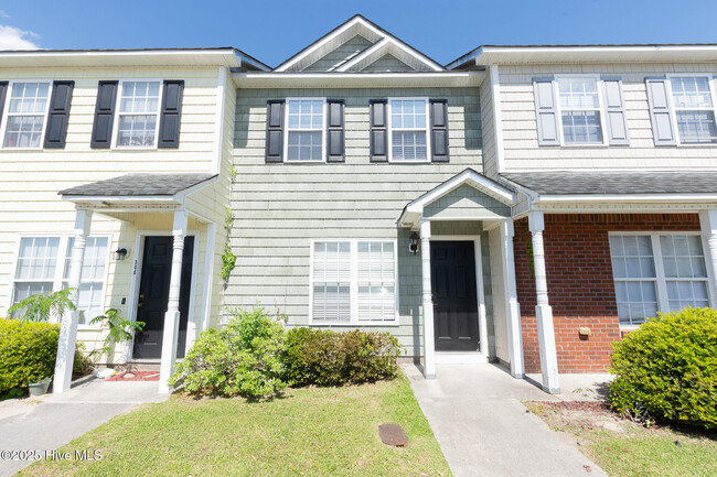 property at 304 Bridgewood Dr