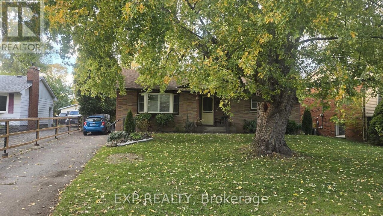 535 Enfield Rd in Burlington, ON - Building Photo