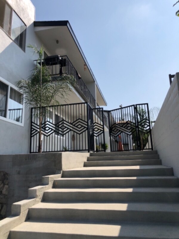 2110 Gaviota Ave-Unit -D in Signal Hill, CA - Building Photo - Building Photo