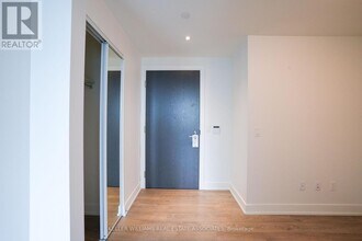 7-3107 Mabelle Ave in Toronto, ON - Building Photo - Building Photo
