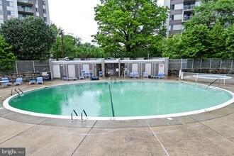 8315 N Brook Ln-Unit -2-802 in Bethesda, MD - Building Photo - Building Photo