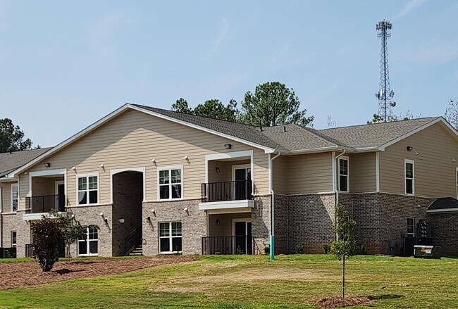 Walden Crest in Hohenwald, TN - Foto de edificio - Building Photo