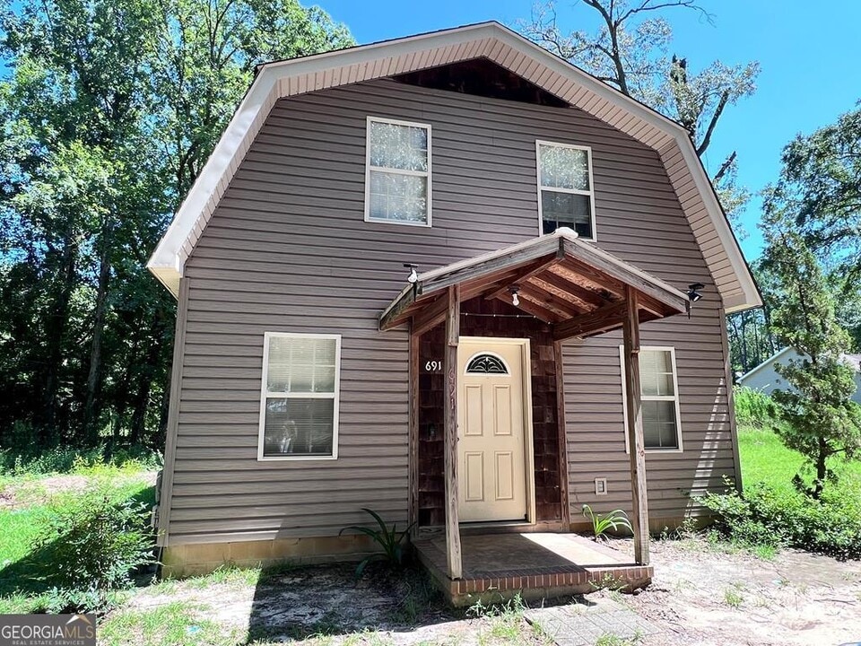 691 Arthur Wolfe Rd in Dublin, GA - Building Photo