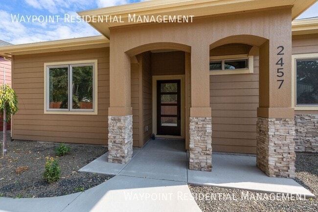 2457 N Ashgrove Ln in Boise, ID - Building Photo - Building Photo