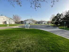 2103 Parkway Ave in Shakopee, MN - Building Photo - Building Photo