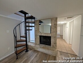 3843 Barrington St in San Antonio, TX - Building Photo - Building Photo