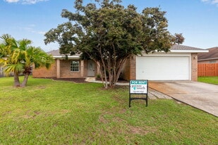 210 S Shore Dr in Destin, FL - Building Photo