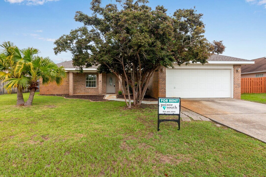210 S Shore Dr in Destin, FL - Building Photo