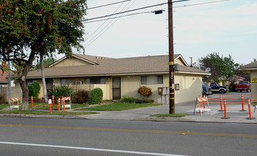 Walnut Apartments in Orange, CA - Building Photo - Building Photo