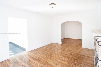 1022 SW 3rd Ave in Miami, FL - Building Photo - Building Photo