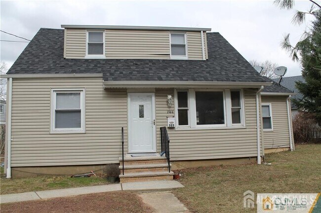 property at 323 9th St