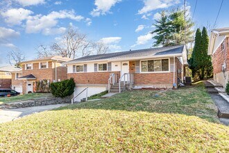 7884 Greenland Pl in Cincinnati, OH - Building Photo - Building Photo