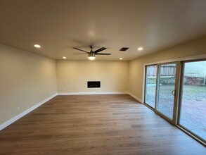 5651 San Juan Ave in Citrus Heights, CA - Building Photo - Building Photo