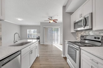 Woodcreek Farms in Elgin, SC - Foto de edificio - Building Photo