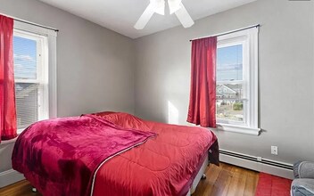 13 Home St-Unit -11 Home St in West Warwick, RI - Foto de edificio - Building Photo