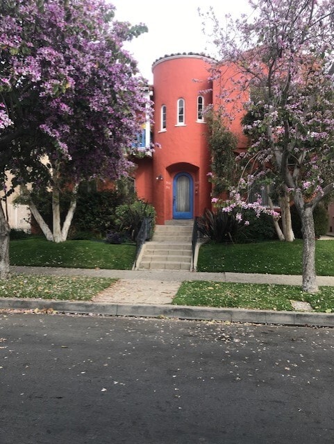 916 S Orange Grove Ave, Unit 916 in Los Angeles, CA - Foto de edificio - Building Photo