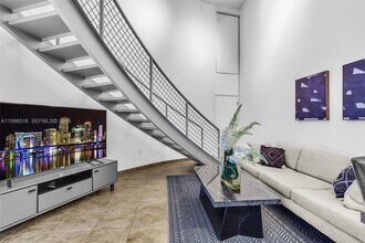 3225 SW 58th Ave in Miami, FL - Building Photo - Building Photo