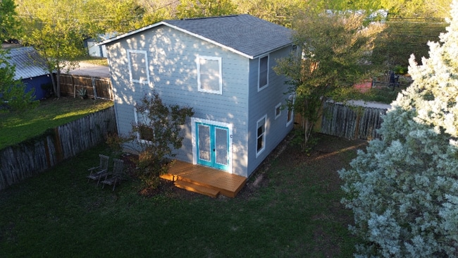 1410 Ashwood Rd in Austin, TX - Foto de edificio - Building Photo