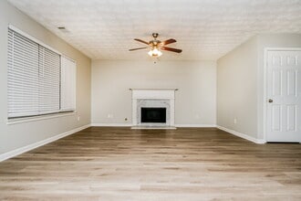 609 Aspen Brook Dr in Mcdonough, GA - Building Photo - Building Photo