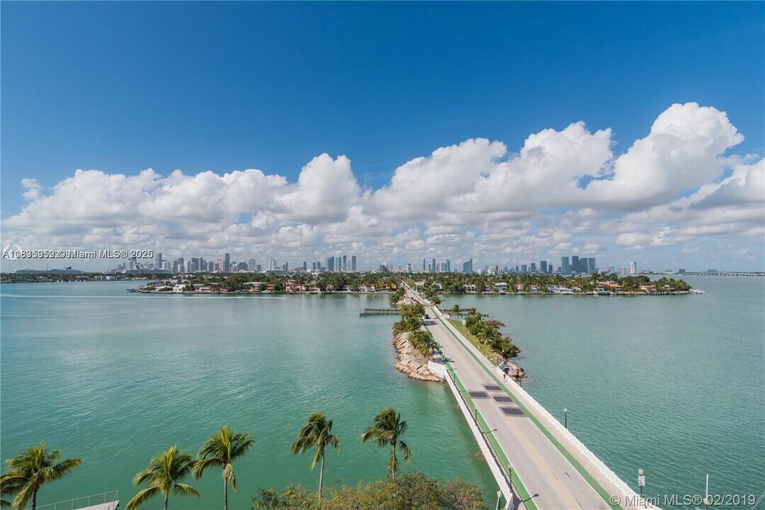 3 Island Ave in Miami Beach, FL - Building Photo