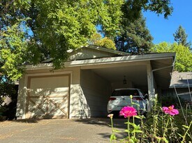 605 Radcliffe Dr in Davis, CA - Building Photo
