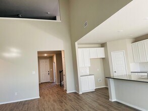 10032 Adams Ln in Krugerville, TX - Foto de edificio - Building Photo