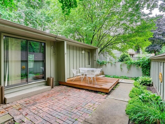 property at 1845 Zanzibar Ln N