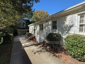 2315 N Elm St in Greensboro, NC - Building Photo - Building Photo