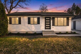 4171 Mapleleaf Rd in Waterford Township, MI - Building Photo