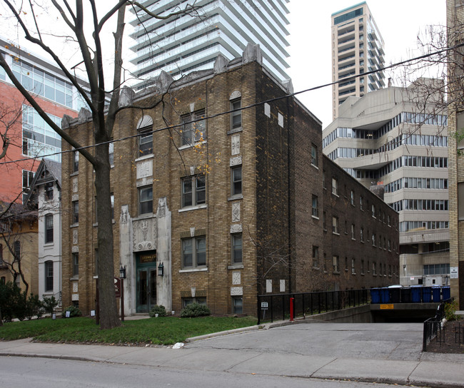 Brownley Apartments in Toronto, ON - Building Photo - Building Photo