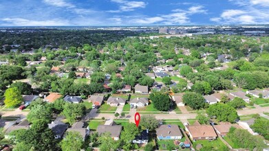 10051 Green Valley Ln in Houston, TX - Building Photo - Building Photo