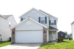 5653 Valhalla Way in Indianapolis, IN - Building Photo