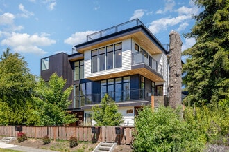 8308 25th Ave NW in Seattle, WA - Building Photo - Building Photo