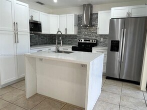11795 SW 122nd Pl in Miami, FL - Building Photo - Building Photo