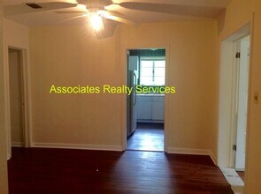 2058 NW 7th Pl in Gainesville, FL - Building Photo - Building Photo