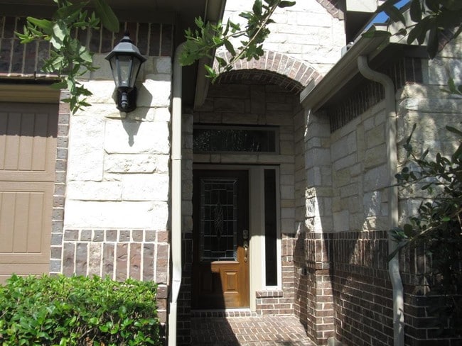 11 Arrow Feather Place in Spring, TX - Building Photo - Building Photo