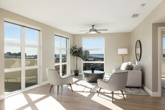 Vici Luxury Rentals - Little Italy in San Diego, CA - Foto de edificio - Building Photo