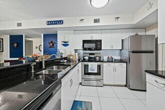 242 Village Blvd in Tequesta, FL - Building Photo - Building Photo