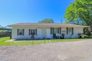 108 E 6th N St in Summerville, SC - Building Photo
