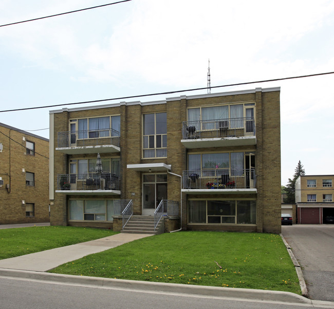 31 Meadowbrook Rd in Toronto, ON - Building Photo - Primary Photo