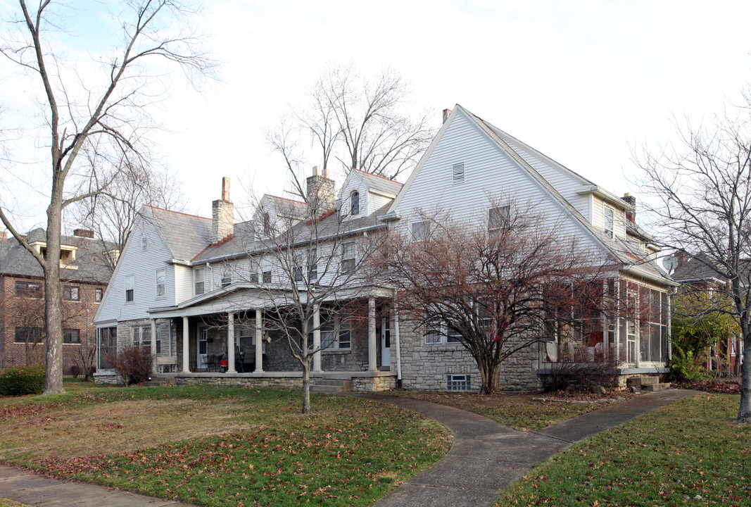 2202 Arlington Ave in Upper Arlington, OH - Building Photo