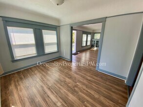 552 Johnson Ave in Coos Bay, OR - Building Photo - Building Photo