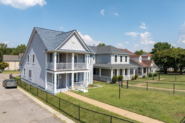 College Park Family II in Memphis, TN - Foto de edificio - Building Photo