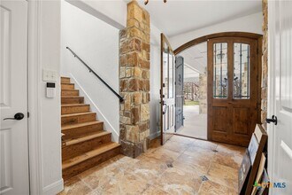 322 Lake Placid Dr in Seguin, TX - Building Photo - Building Photo