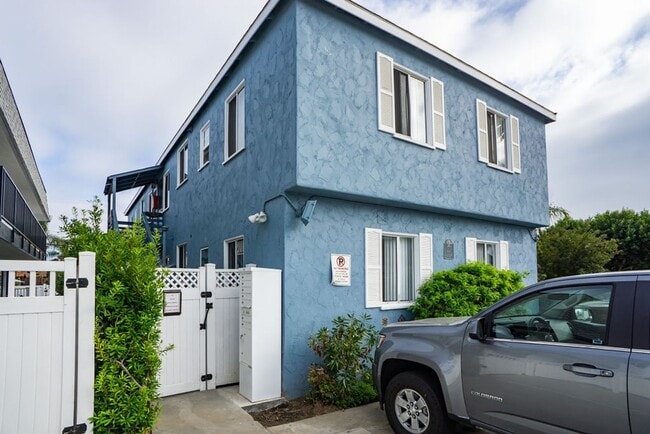855 Emerald St in San Diego, CA - Building Photo - Building Photo