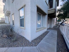 1060 Garden Cress Ct in Las Vegas, NV - Building Photo - Building Photo