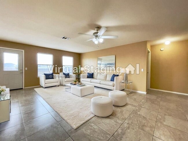 318 Mitchell Dr in Hutto, TX - Building Photo - Building Photo