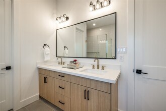 412 N Nagle St in Houston, TX - Building Photo - Building Photo