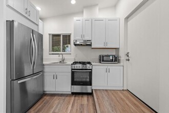 5834 Baja Dr in San Diego, CA - Building Photo - Building Photo